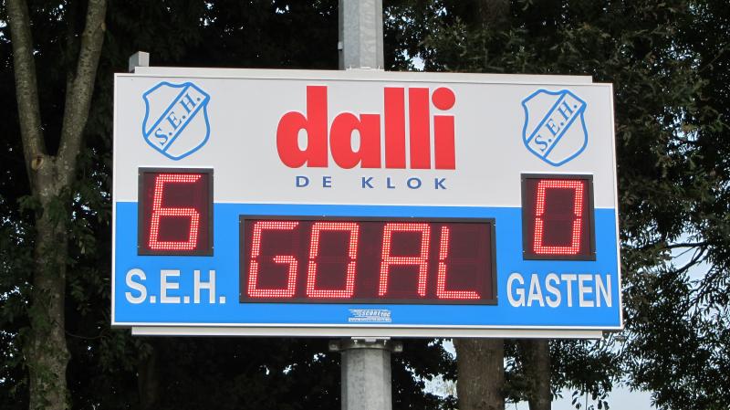 636 141 - SEH Heerde  met paalklemmen Voetbal scorebord